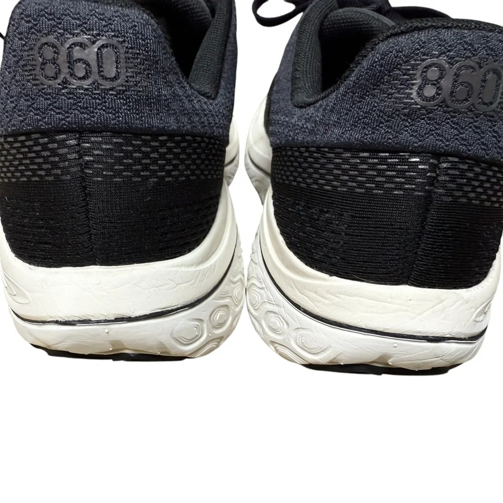 New Balance Women’s Black and White Athletic Sneakers Size 9 - Picture 6 of 11